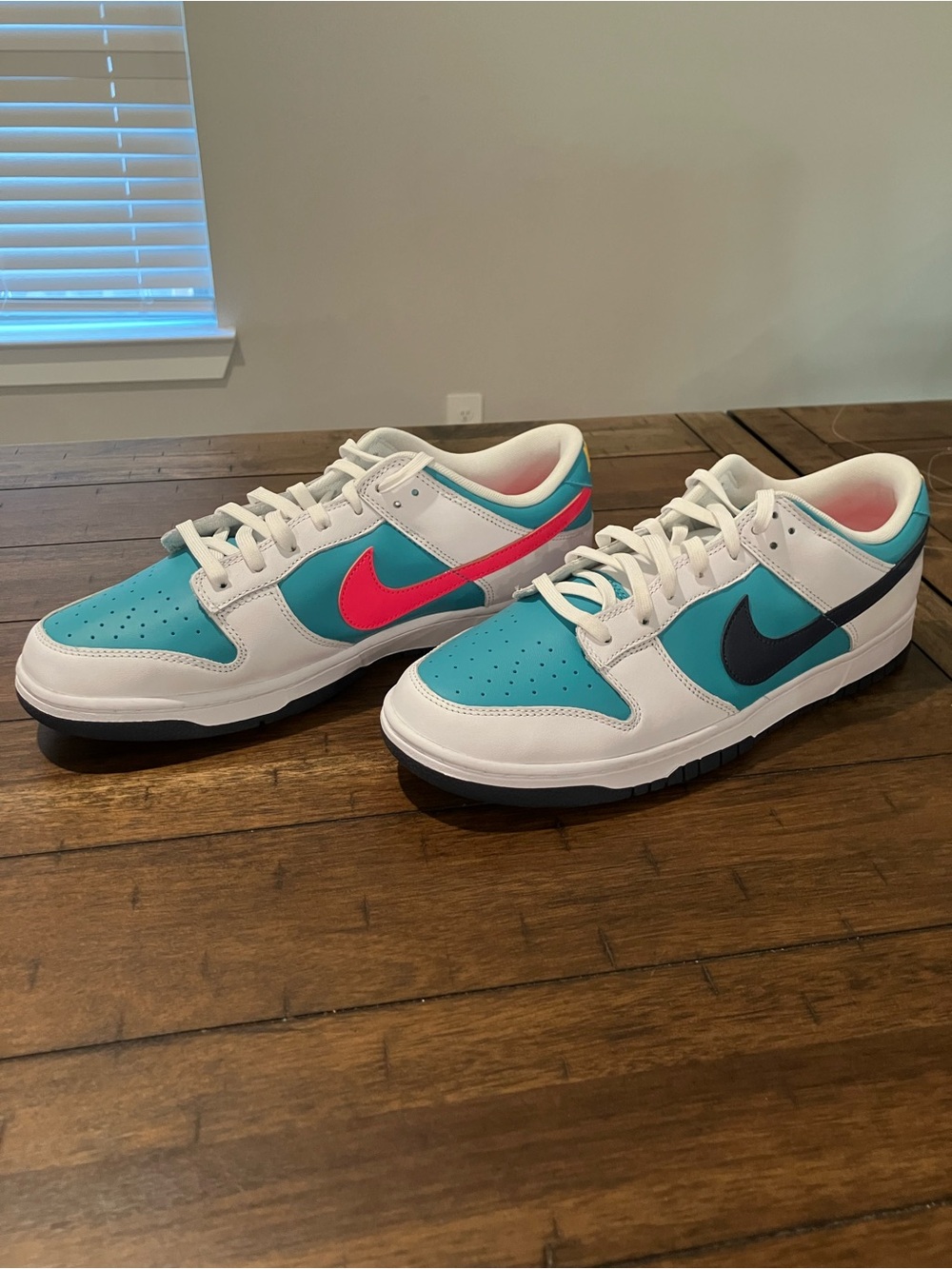 Men’s Nike Dunk Teal & White with Pink and Black Swoosh Sz 13- NO BOX